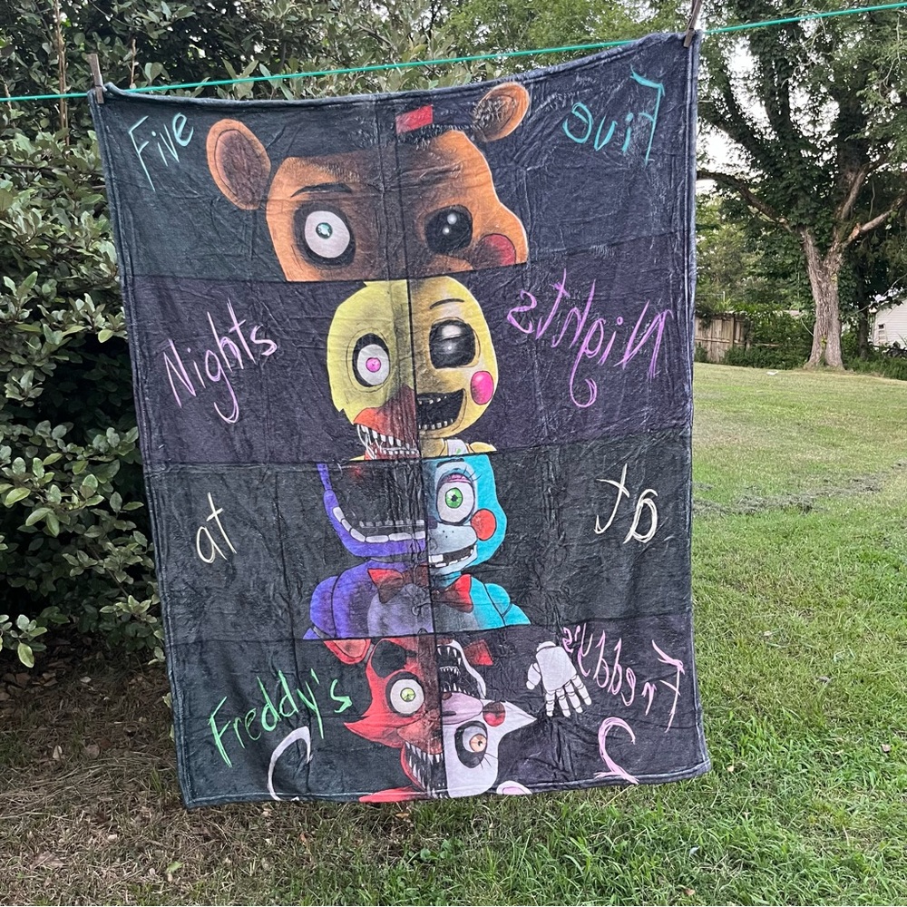 NEW Five Nights at Freddy's Ultra Soft Plush Throw Blanket Decor Dorm Etc 50x40